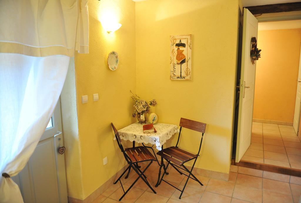 Chambres D'Hotes Le Puits D'Amour Mirandol-Bourgnounac Kültér fotó
